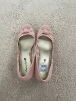 New American Eagle Women's Pink Shoes size 8.5