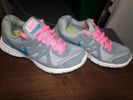 Sz 9 nike revolution2 shoes