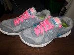Sz 9 nike revolution2 shoes