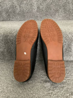 Woman’s White Mountain shoes size 10