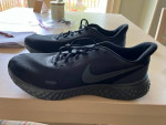 New NIKE Size 13 Running Shoes