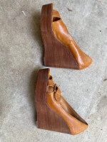 Women’s shoes