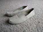 Women's Bobs slip on shoes - size 9