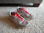 Misses Asics GT-1000 tennis shoes - size 9 1/2