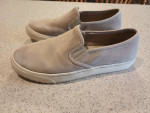 Women's Sorel tan slip on shoes - size 9