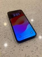 iPhone 13 128GB Carrier Unlocked Good Condition