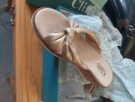 cliff sandals dress shoes size 9 new in box gold