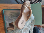 cliff sandals dress shoes size 9 new in box gold