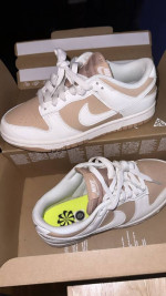 Like new Brown amd white Dunks shoes $90