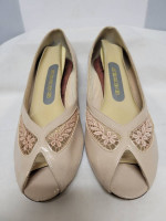 Red Cross Beige Lace Pumps Size 9B