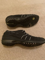 Jambi women’s Black All Terra Design Shoes 9.5 M