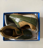 Woman's Shoes CougarSport size 10