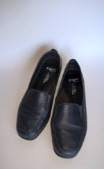 Womens 7M shoes navy soft leather "Hush Puppies" excellent condition