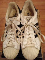 Adidas - white & black stripe laced shoes