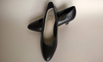 Womens shoes size 7.5 narrow black 925 So Soft new unworn condition