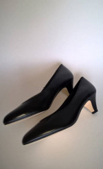 Womens shoes size 7.5 narrow black 925 So Soft new unworn condition