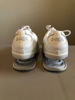 Z-Coil Ladies Size 9 Shoes