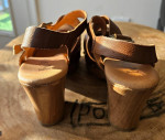 Cute size 6 Korks brand High Heel shoes