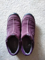 Clarks Ladies shoes( purple) size 6