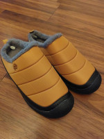 Size 10 Women's slip on duck toe shoes.