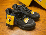 Womens shoes size 9-1/2