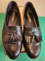 Florshiem Shoes mens size 8.5 black in Very Good Clean Condition