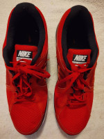 NIKE Tennis Shoes