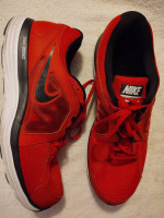 NIKE Tennis Shoes