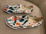 H&M Tropical Macaw Slip On Shoes Size 3 New