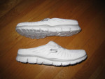 NEW Skechers White Closed-Toe Sneaker Mules Slide-On Shoes, Size 10!!!