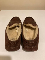 UGG’s Moccasins Shoes Slippers Size 8 Women, Brown