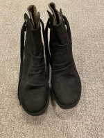 Women's Shoes - Sizes 6-7