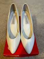 Women’s Leather Dress Shoes **New**