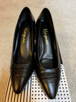 Women’s Leather Dress Shoes **New**