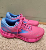Brooks Ghost 15 womens shoes. ( Size: 9 ) Color: pink/blue. Limited Edition. New