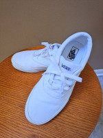 white vans shoes