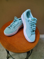 Puma vikky shoes