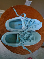 Puma vikky shoes