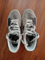 Vans Unisex High-Top Shoes Men Size 4 / Women Size 5.5 great condition