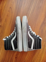 Vans Unisex High-Top Shoes Men Size 4 / Women Size 5.5 great condition