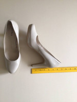 Women’s Shoes Ellen Tracy Patent Pumps