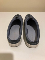 New Women Easy Spirit Clogs / Shoes size 8.5 W