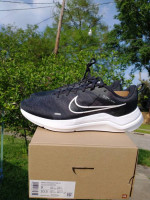 New Nike Downshifter 12 men size 9 shoes