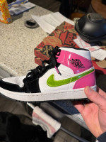 Nike Jordan 1 Mid SE Cyber Active Fuchsia Size 8.5 Shoes 2020