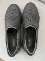 NEW!  NEVER WORN!   MENS SKETCHER GO WALK FOAMIES SHOES - SZ 11