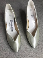 Women’s white wedding or formal shoes, dyeable, Size 6.5