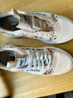 Snazzy Womens Shoes (size 7)