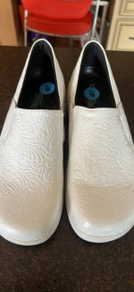 NEW! Ladies Landau Foot Wear RX White Slip On Nursing Comfort Clogs Shoes Size 9