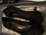 NEW in Box Womens Dress Shoes Pumps Size 8 Leather Black & Bone MORE