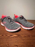 Sketchers Shoes